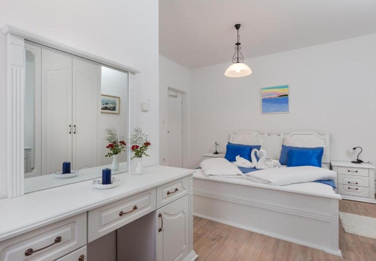 Apartments Ante - With Pool تْسافتات المظهر الخارجي الصورة